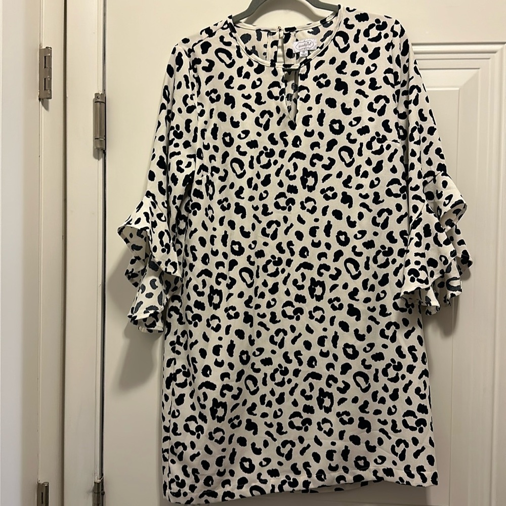 Mudpie white and navy blue cheetah print dress